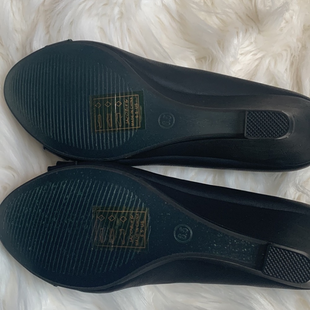 Black Design by Jacobies brand wedge pumps size 6.5 with buckle - Picture 3 of 6